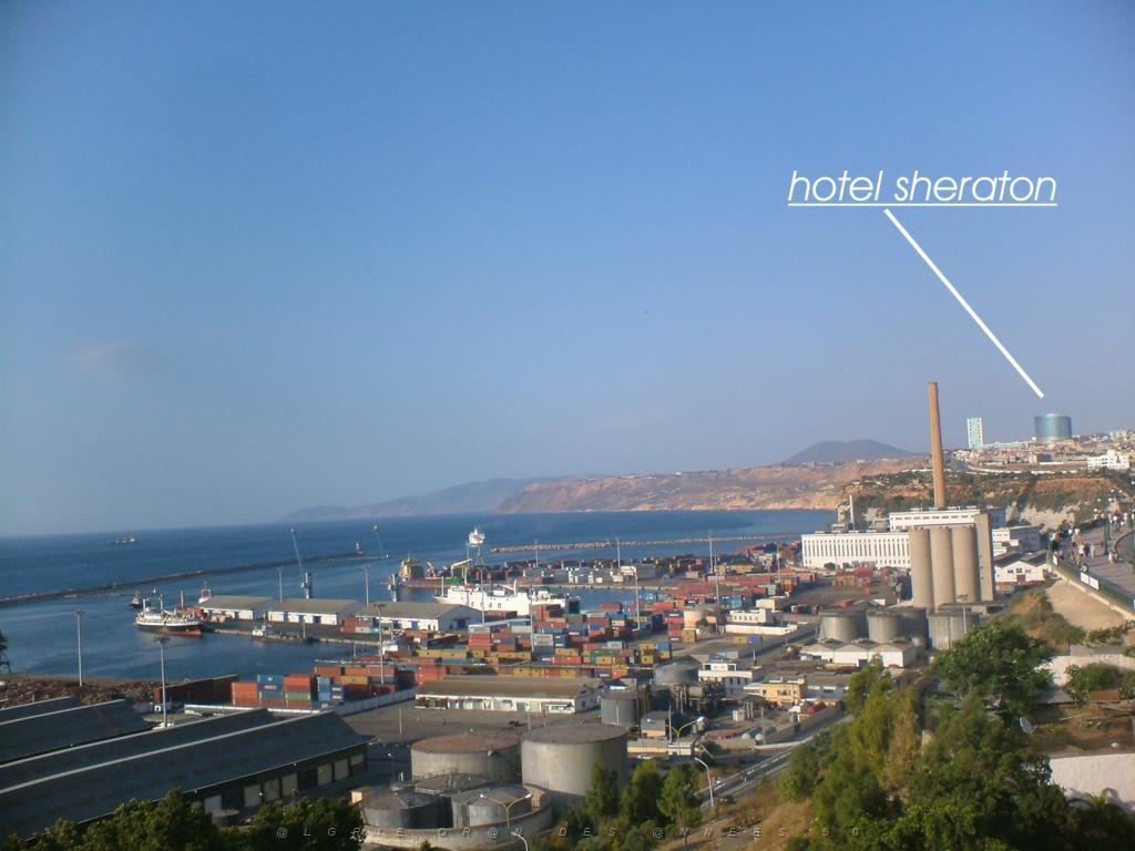 ORAN 2005 L HOTEL SHERATON.JPG